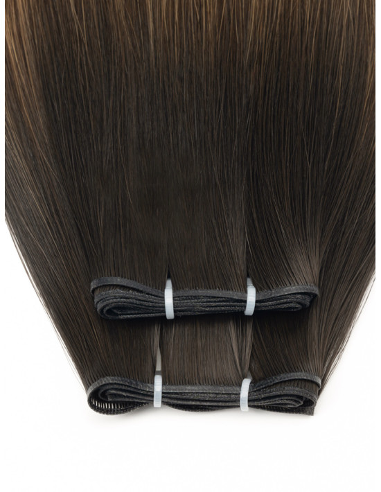 Russische Ombré-Tresse in amberfarbenem Kastanienbraun, 50 cm, auf dem Kopf in Dreiviertelansicht