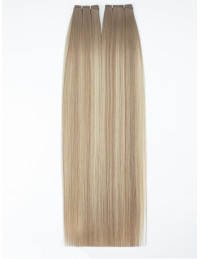 Russische Tressen-Extension in Balayage Honig-Platin-Aschblond, 50 cm, Rückansicht auf glattem Haar